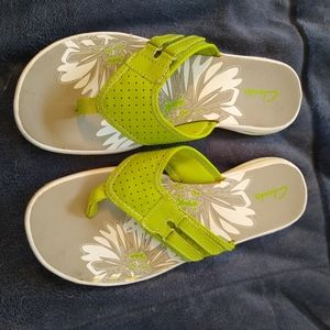 Clark size 9 flip flops